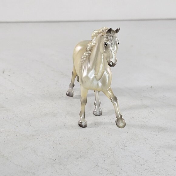 Breyer Stablemate Peruvian Paso Horse Light Grey #5711 #5907 - Picture 4 of 8